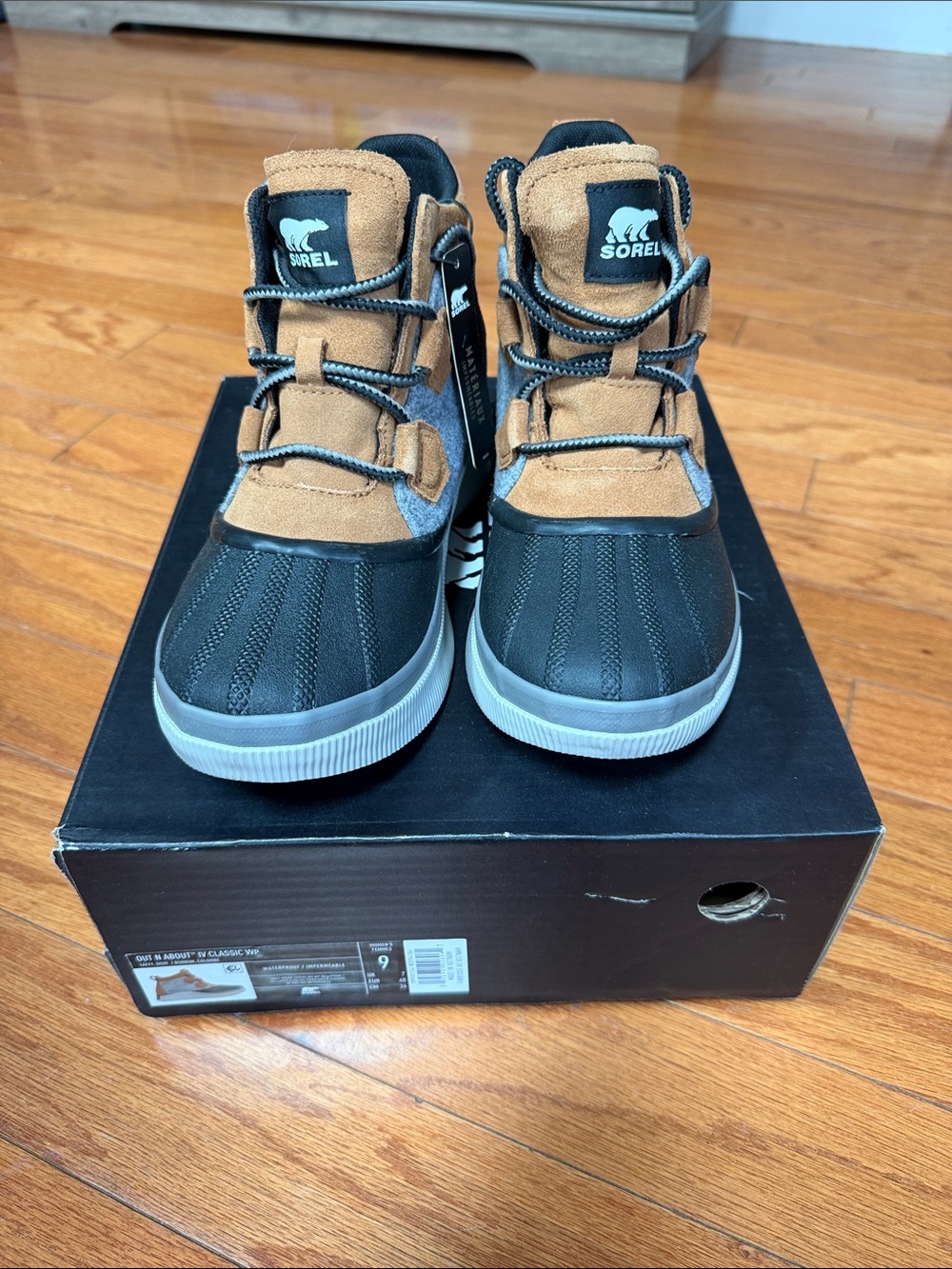 NWT. SOREL  Out N About IV Classic Waterproof Duck Boots size 9